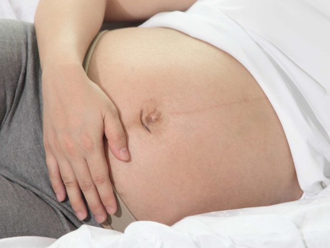 Mang thai tháng thứ 5 bụng vẫn nhỏ có sao không? Nên làm gì nếu bụng mẹ bầu nhỏ?